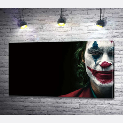 Джокер (Joker) накрашен слоями грима