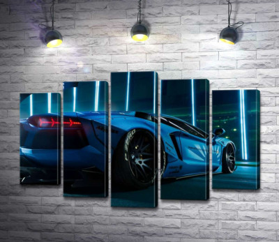 Блакитний колір автомобіля Ламборгіні (Lamborghini Aventador) 