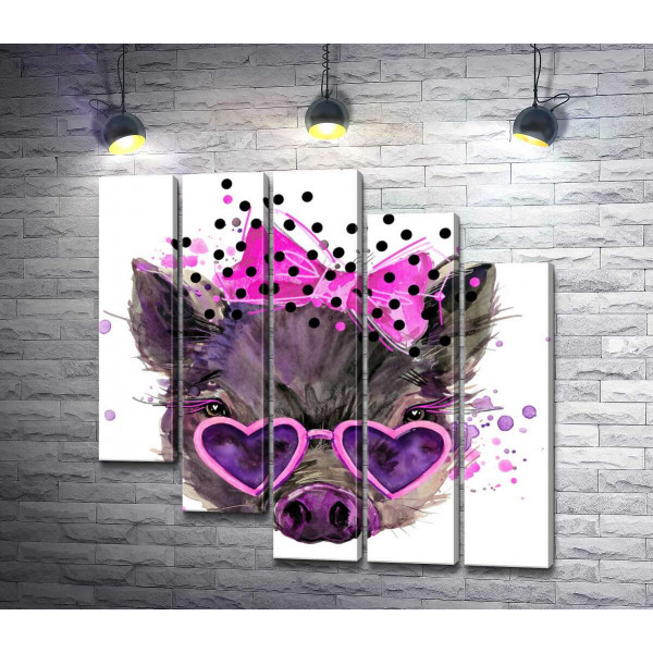 Гламурная свинка в очках-сердечках с розовым бантиком на макушке