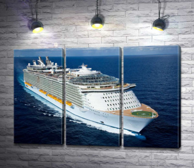 Модульна картина ""Allure of Seas" - круїзне судно на повній швидкості розрізає синю водну гладь"