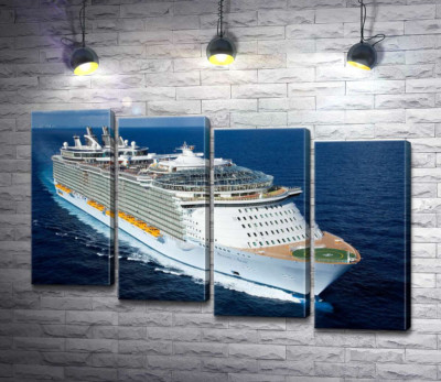 Модульная картина "Allure of Seas - круизное судно на полной скорости разрезает синюю водную гладь"