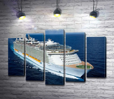 Модульная картина "Allure of Seas - круизное судно на полной скорости разрезает синюю водную гладь"