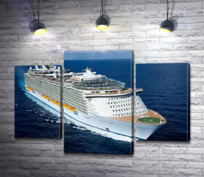 Модульная картина "Allure of Seas - круизное судно на полной скорости разрезает синюю водную гладь"