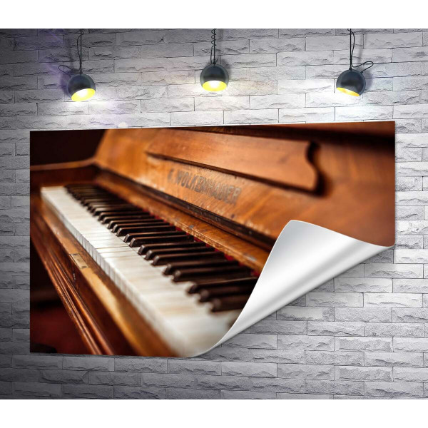 Чорно-білий візерунок клавіш старого фортепіано