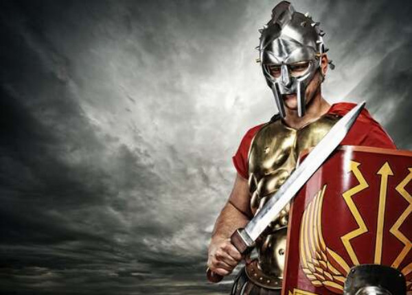Римский легионер с мечом и щитом