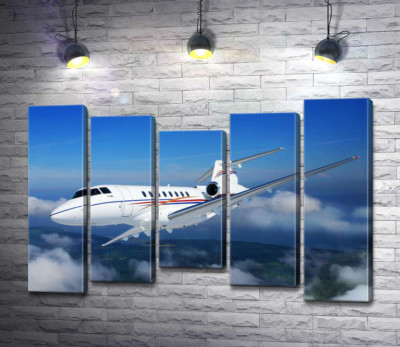 Американський корпоративний літак Hawker 400 піднявся в небо
