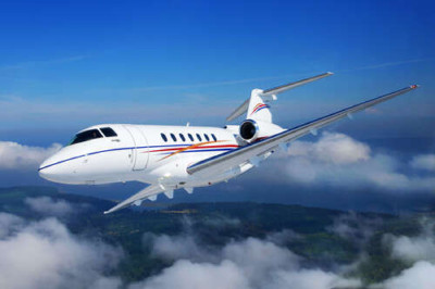 Американський корпоративний літак Hawker 400 піднявся в небо