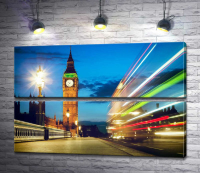 Башня Биг-Бен (Big Ben) величественно наблюдает за оживленным движением города