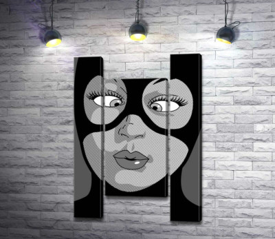 Женщина-кошка (Cat woman) весело кривляется