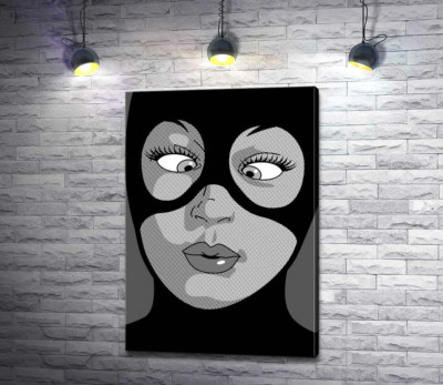 Женщина-кошка (Cat woman) весело кривляется
