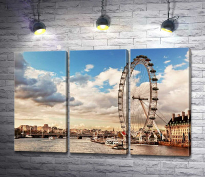 Колесо обозрения "Лондонский глаз" (London eye) нависло над водами Темзы