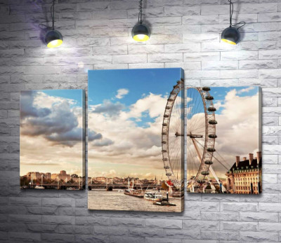 Колесо огляду "Лондонське око" (London eye) нависло над водами Темзи