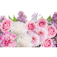 Розы, пионы, сирень и циннии в нежно-розовой композиции