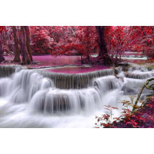 Червоні відтінки осені біля водоспаду Ераван (Erawan falls)