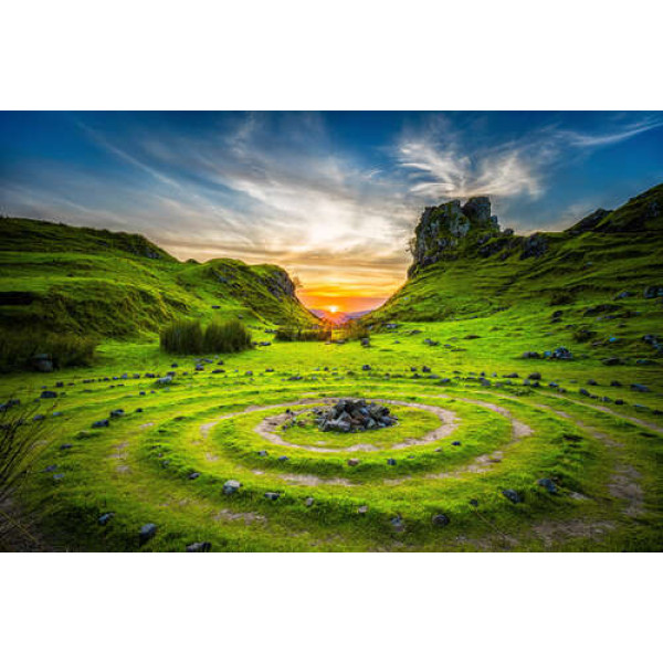 Загадкові круги на смарагдовій траві в долині Фей (The Fairy Glen)