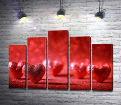 Модульная картина "Блестящие поверхности красных сердец"