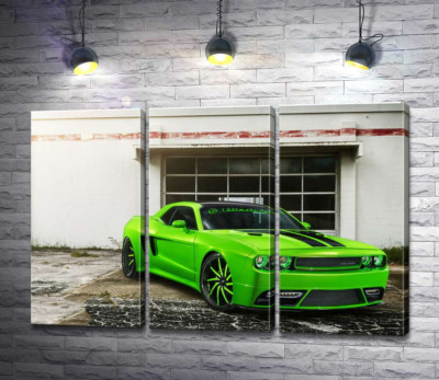 Лаймовий відтінок автомобіля Dodge Challenger STR8