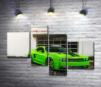 Лаймовий відтінок автомобіля Dodge Challenger STR8