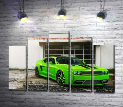 Лаймовий відтінок автомобіля Dodge Challenger STR8