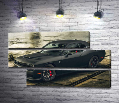 Черная матовая модель автомобиля Dodge Challenger Hellcat