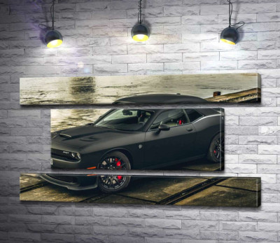 Модульна картина "Чорна матова модель автомобіля Dodge Challenger Hellcat"
