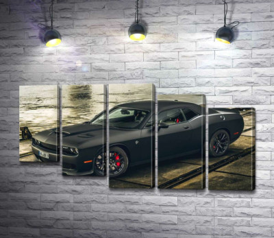 Модульная картина "Черная матовая модель автомобиля Dodge Challenger Hellcat"