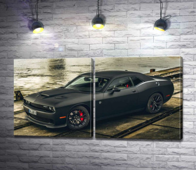 Модульна картина "Чорна матова модель автомобіля Dodge Challenger Hellcat"