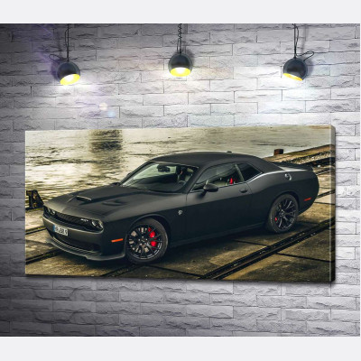 Черная матовая модель автомобиля Dodge Challenger Hellcat