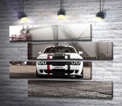 Біла модель автомобіля Dodge Challenger Hellcat