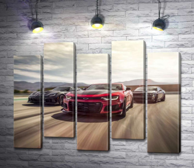 Модульна картина "Chevrolet Camaro ZL1 їде на чолі спортивних автомобілів"