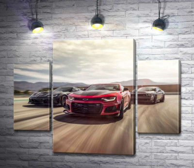 Chevrolet Camaro ZL1 едет во главе спортивных автомобилей