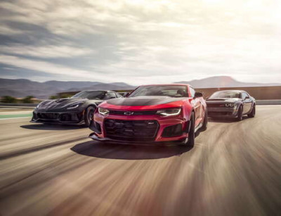 Chevrolet Camaro ZL1 їде на чолі спортивних автомобілів