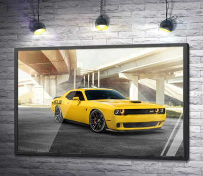 Постер "Жовтий автомобіль Dodge Challenger Hellcat зупинився під мостом"