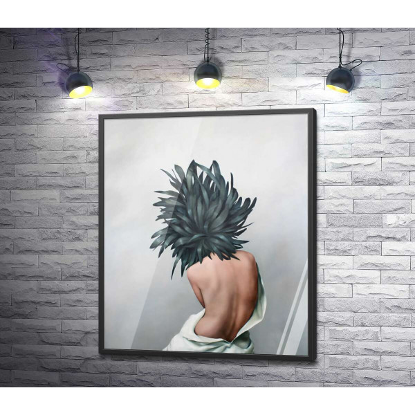 Цветок с перьями на голове у девушки - Эми Джадд (Amy Judd)