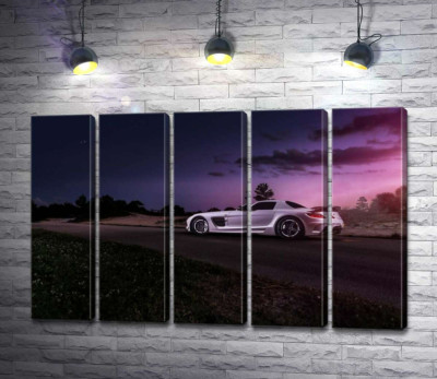 Модульная картина "Белая модель автомобиля Mercedes-Benz SLS AMG в фиолетовых сумерках"