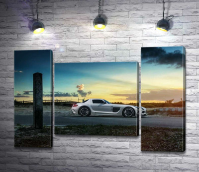 Mercedes-Benz SLS AMG на полевой дороге