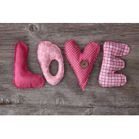 Признание в любви из лоскутков розовой ткани