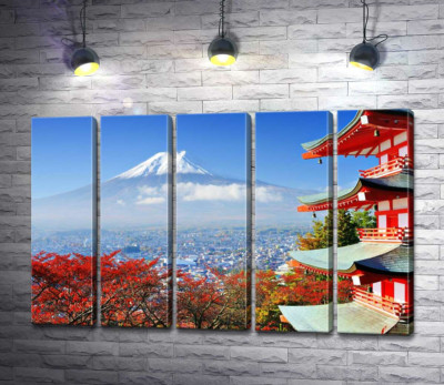 Осінній вид на гору Фудзі (Mount Fuji) поряд з мальовничою будевлею пагоди