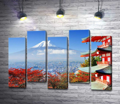 Осенний вид на гору Фудзи (Mount Fuji) рядом с живописным зданием пагоды