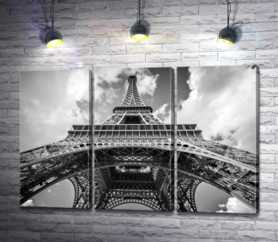 Модульна картина "Погляд знизу на грандіозну споруду Ейфелевої вежі (Eiffel tower)"
