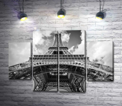 Модульна картина "Погляд знизу на грандіозну споруду Ейфелевої вежі (Eiffel tower)"