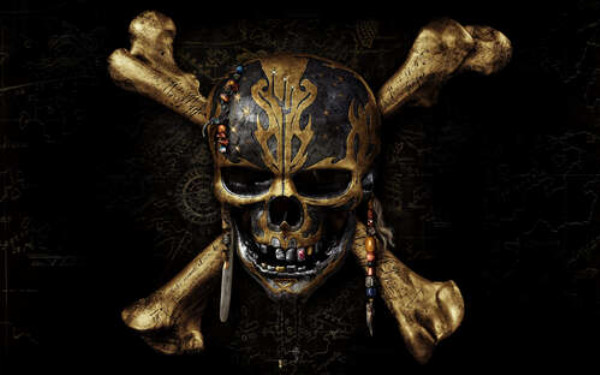 Череп пирата на постере к фильму "Пираты Карибского моря: Мертвецы не рассказывают сказки" (Pitates of the Caribbean: Dead Men Tell No Tales)
