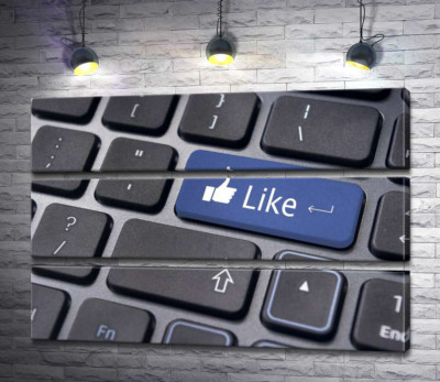 Синя кнопка "Like" на комп'ютерній клавіатурі