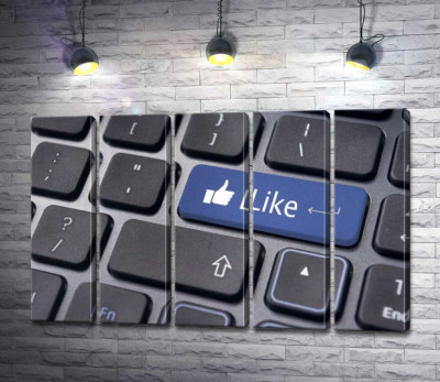 Модульна картина "Синя кнопка "Like" на комп'ютерній клавіатурі"