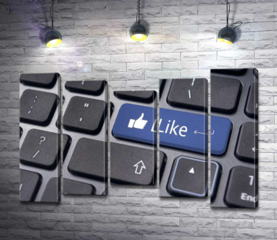 Модульна картина "Синя кнопка "Like" на комп'ютерній клавіатурі"