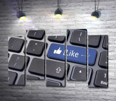 Модульная картина "Синяя кнопка "Like" на компьютерной клавиатуре"