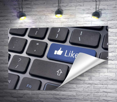 Синяя кнопка "Like" на компьютерной клавиатуре