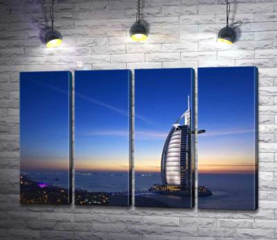 Модульна картина "Готель "Джумейра" (Jumeirah) у світлі вечірніх променів"