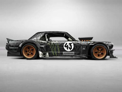 Тюнингованный автомобиль Ford Mustang Hoonicorn автогонщика Кена Блока