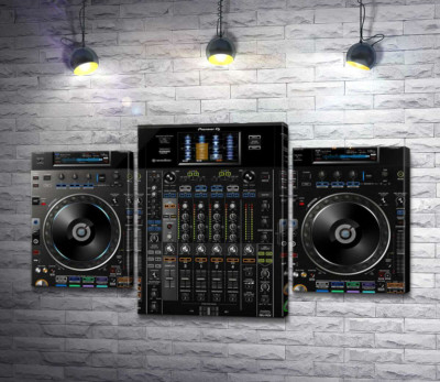 Модульна картина "Професійний DJ контроллер "Pioneer DDJ-RZX""